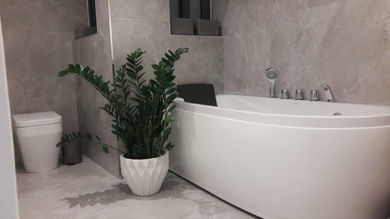 Duplex Maisonette With Heated P-Pool And Jacuzzi Saint Julian's Exterior photo