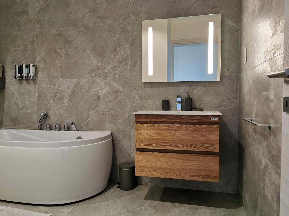 Duplex Maisonette With Heated P-Pool And Jacuzzi Saint Julian's Exterior photo